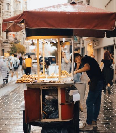 How to travel safely with food allergies