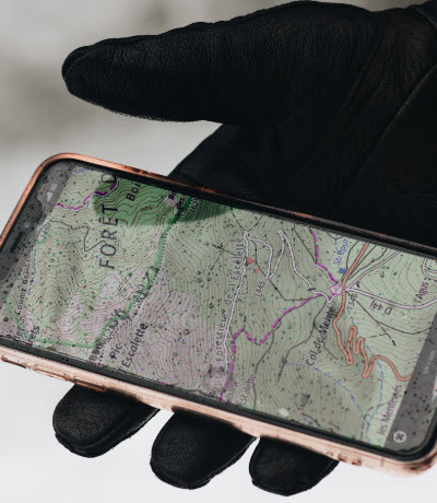 How to Protect Your Smartphone When Traveling